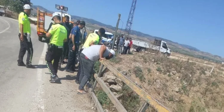 Direksiyon hakimiyetini kaybetti, köprüden düştü