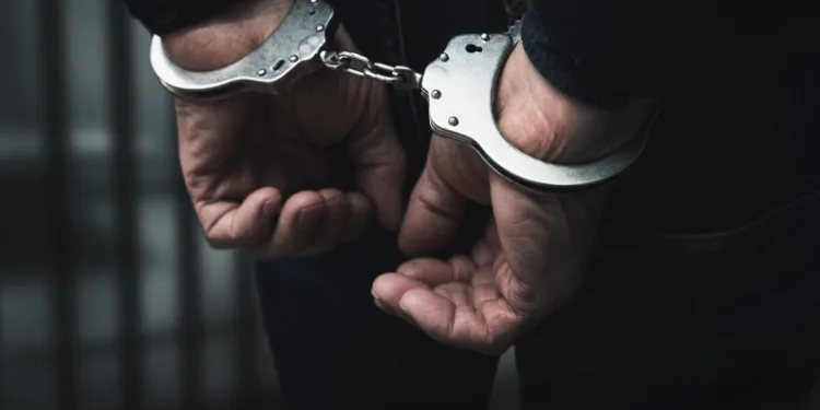 Çaldığı motosikleti satarken yakalandı