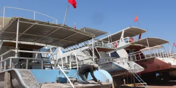 Balıkçılar teknelerini kış sezonuna hazırlıyor