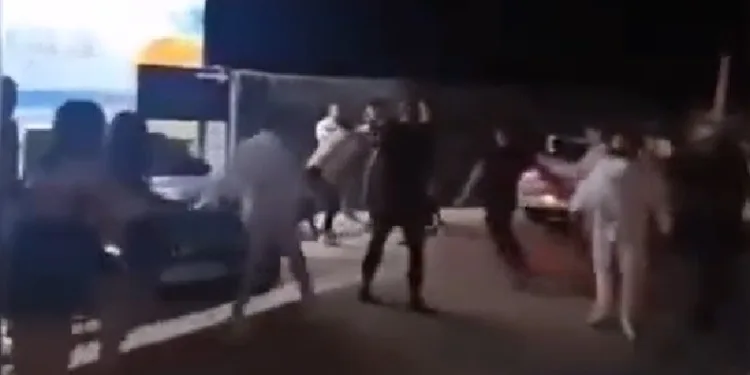 Çalışanlar müşterileri darp etti