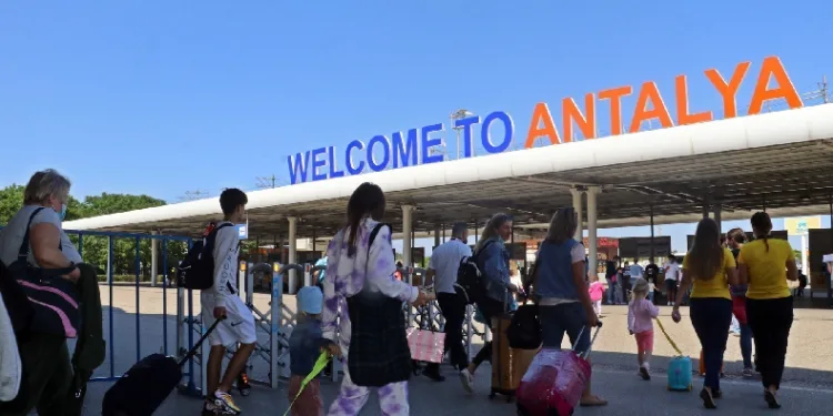 Antalya’ya 9 milyon turist geldi
