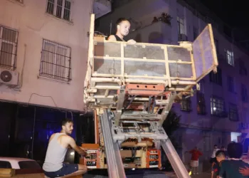 Çıkan yangında can pazarı yaşandı