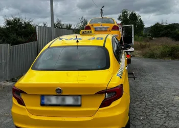 Turist avına çıkan taksiciler yakalandı