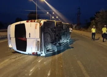 Ağrı’da iki araç çarpıştı
