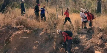 Mahsur kalan turistleri AKUT kurtardı