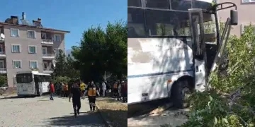 Erzincan’da trafik kazası: 2 yaralı