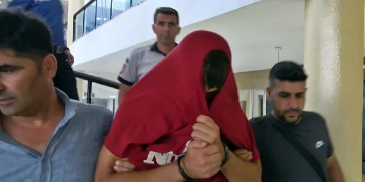 Gümüşçüyü soydu, komşu gümüşçüde yakalandı