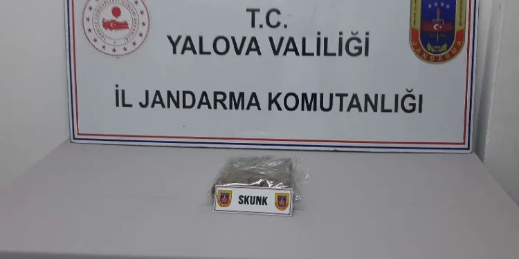 Taksideki yolcunun üzerinden uyuşturucu çıktı