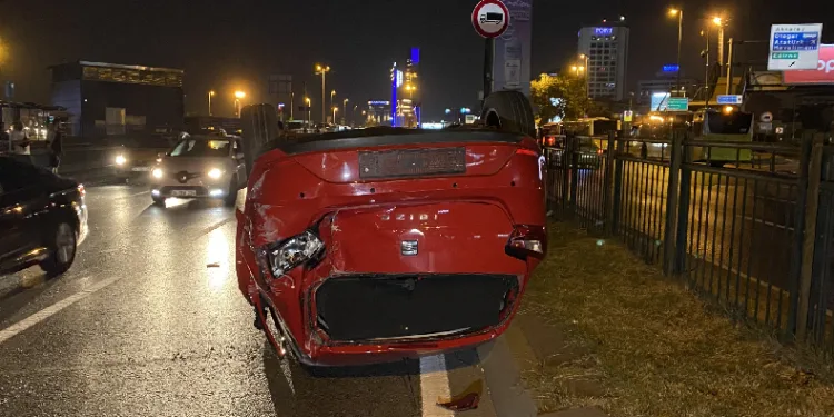 Taksiye çarpan otomobil takla attı