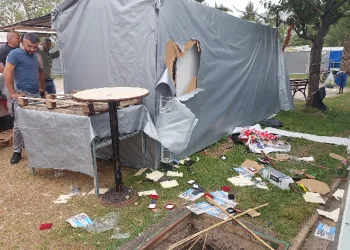 Gümüş kolyeler ile takıları çaldılar