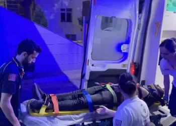 Kaçak göçmenleri taşıyan araç kaza yaptı