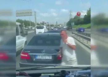 İstanbul’da pes dedirten trafik tartışması