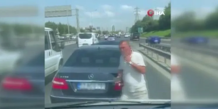 İstanbul’da pes dedirten trafik tartışması