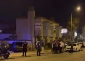 Çeşme’de eğlence mekanında silahlı kavga