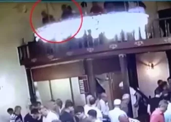 Akıllara durgunluk veren hırsızlık kamerada