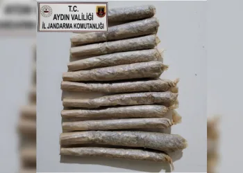 Seyahat ederken uyuşturucu ile yakalandılar