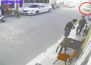 Bursa’da bir otomobil yandı