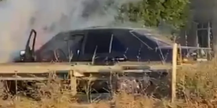 D-100’de otomobil alev aldı