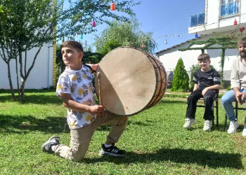 8 yaşında düğünlerin vazgeçilmezi oldu