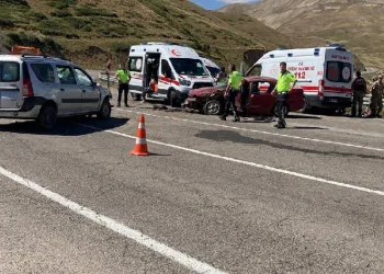 Bayburt’ta trafik kazası: 11 yaralı