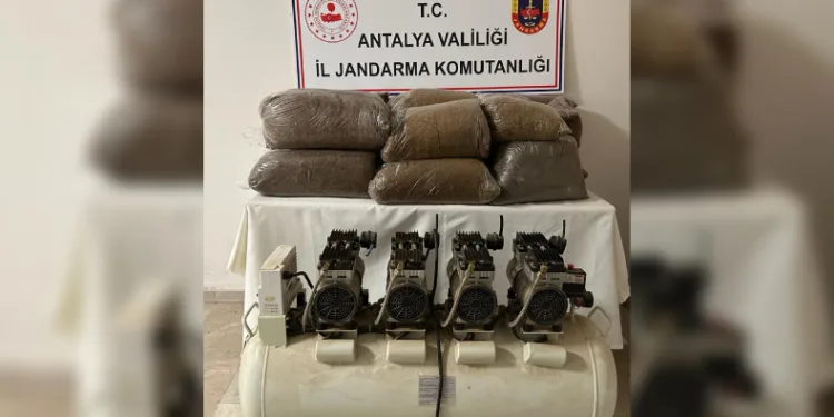 Konyaaltı’nda jandarmadan kaçak tütün operasyonu