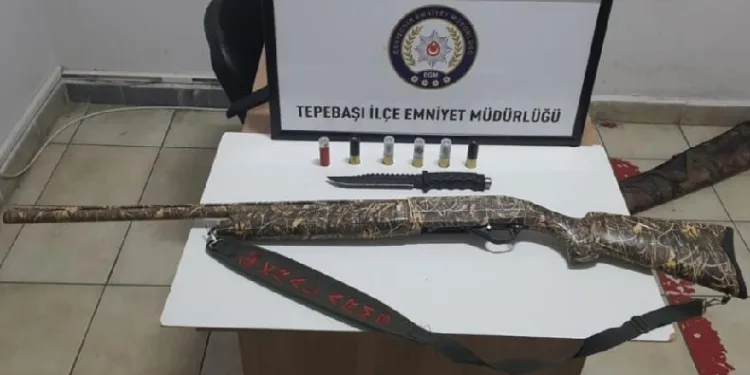Silah ve uyuşturucu ele geçirildi