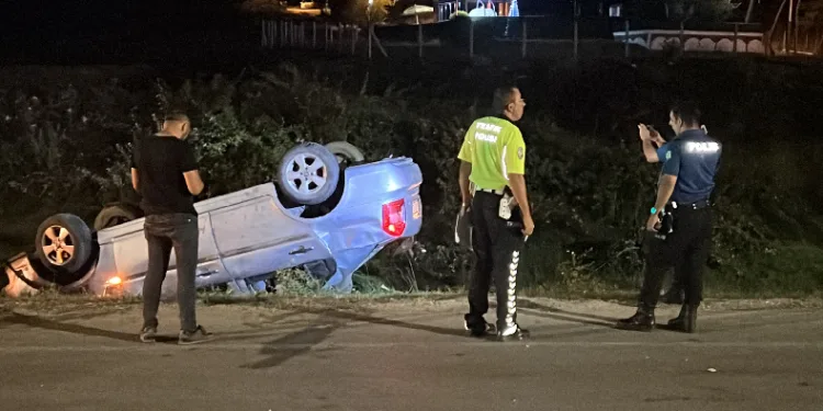 Sinop’ta otomobil takla attı