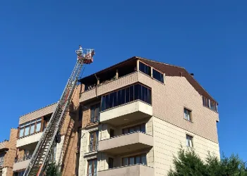 Çatı katında çıkan yangın söndürüldü