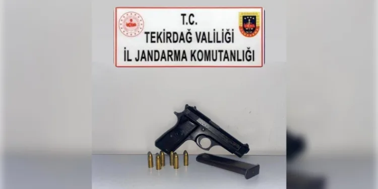 İtalyan yapımı ruhsatsız tabancayla yakalandı