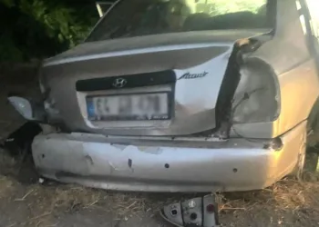 Otomobil baba oğula mezar oldu