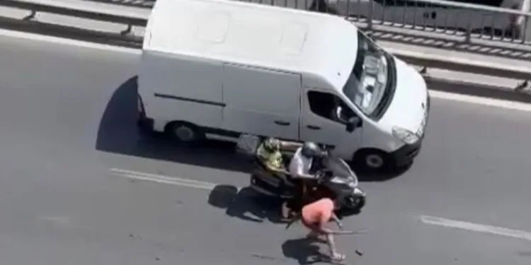 Mercedes alamayınca kendi arabasını yaptı