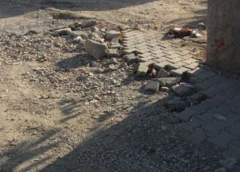 Bozuk yollar mahalleliyi bezdirdi
