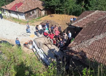 Şarampole devrildi: 3 ölü, 2 yaralı