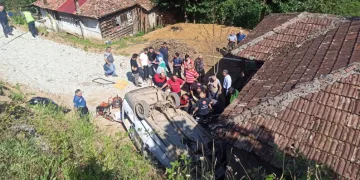 Şarampole devrildi: 3 ölü, 2 yaralı