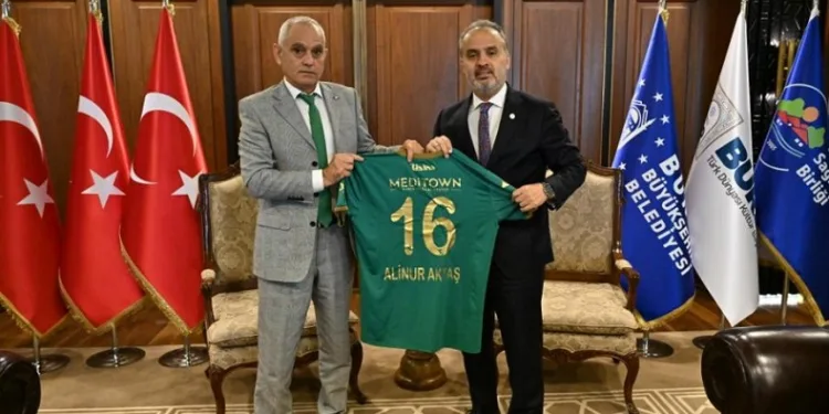 Bursaspor’dan Alinur Aktaş’a ziyaret