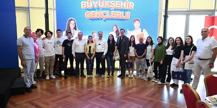 Belediyeden öğrencilere danışmanlık hizmeti