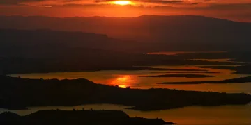 Sır Barajında gün batımı