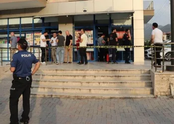 Markette tartıştığı eşini vurdu, ardından canına kıydı