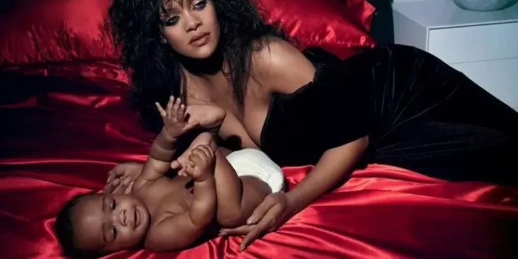 Rihanna ikinci kez anne oldu