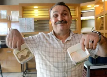 Madeni para sıkıntısı yaşayan fırıncıdan ilginç çözüm