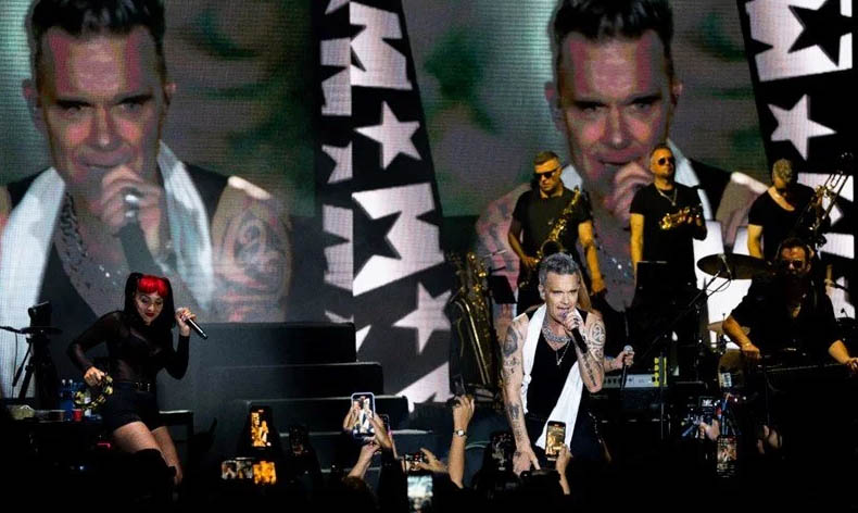Robbie Williams Türkiye'de ilk kez konser verdi