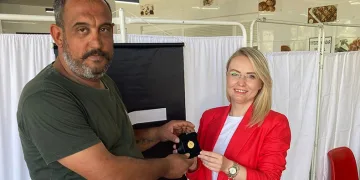 Rekor kan bağışı yapan vatandaşa altın madalya