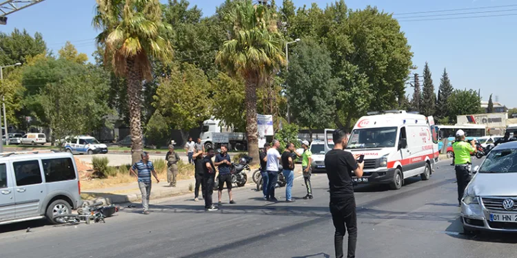Polisin ‘dur’ ihtarına uymadılar kaza yaptılar