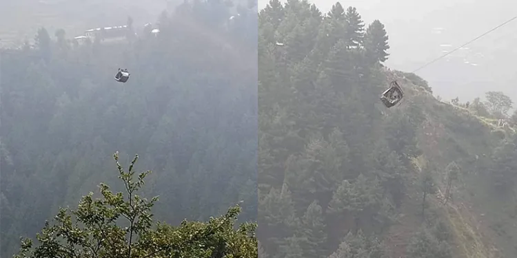 Pakistan’da teleferik asılı kaldı