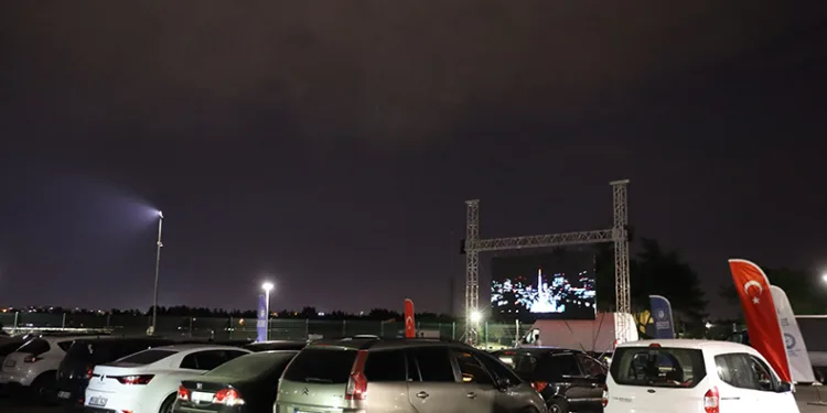 Bursa’da yıldızların altında sinema keyfi