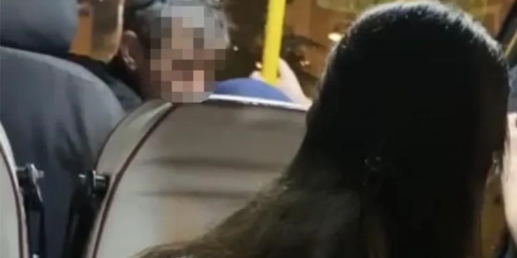 Minibüs şoförü kadın yolcuyu araçtan kovdu