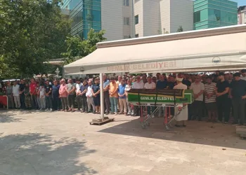 Genç Onur gözyaşları ile uğurlandı