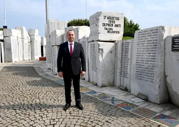 Depremin yıl dönümünde kentsel dönüşüm çağrısı