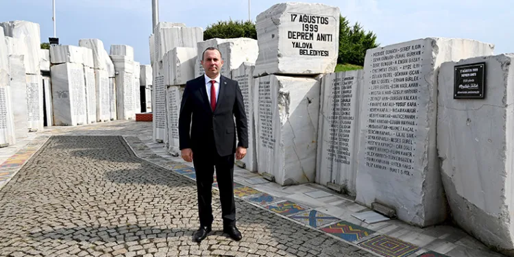 Depremin yıl dönümünde kentsel dönüşüm çağrısı