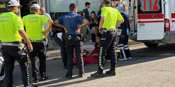 Alkollü kadın caddeyi birbirine kattı